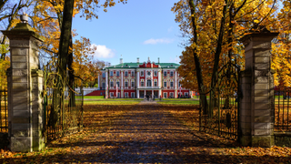 The Kadriorg Palace, a baroque style building with a red and white facade