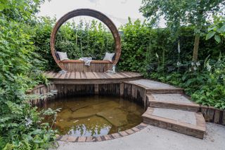Stop and pause garden by dave green for hampton court flower show 2019