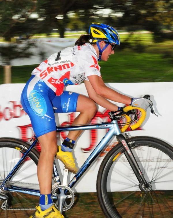 Katerina Nash (Luna Pro Team) with a comfortable lead on her last lap.