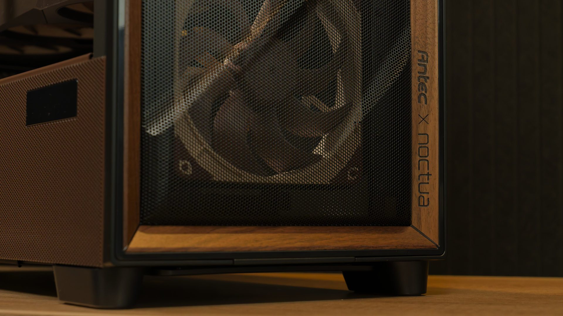 Antec Flux Pro Noctua-Edition