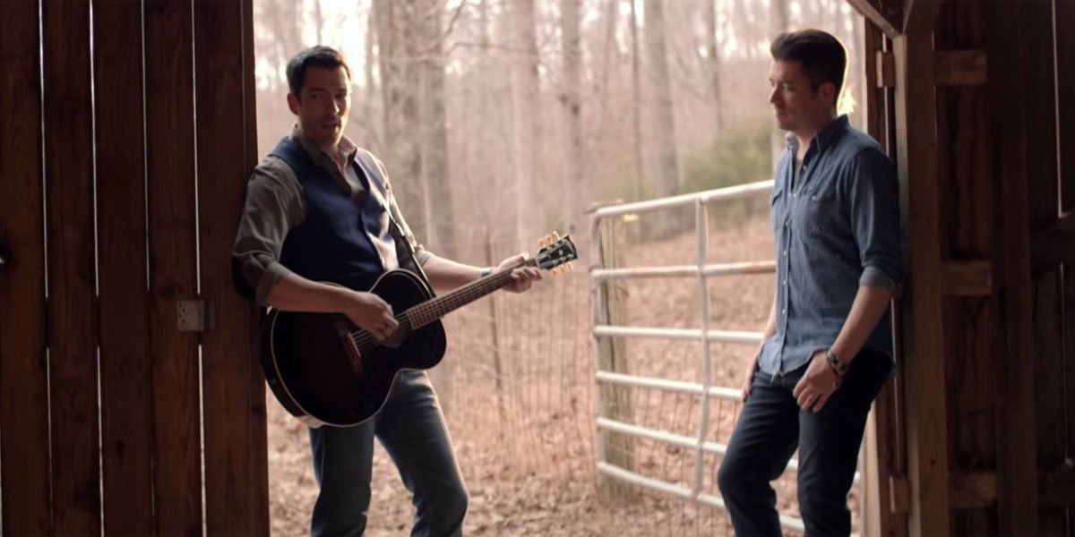 Property Brothers' Jonathan Scott Jokes About He And Drew Looking Alike