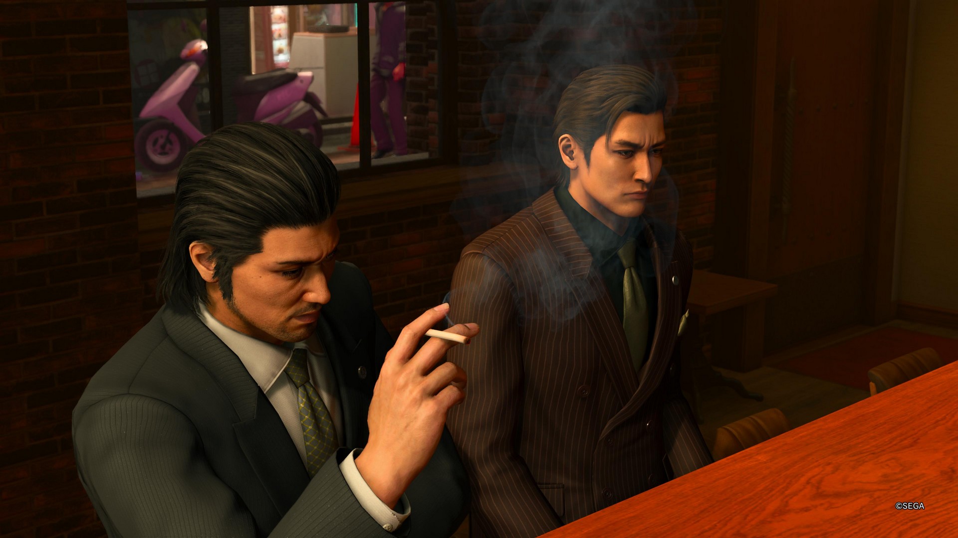 Yoshitaka Mine and Daigo Dojima share a drink in a bar in Yakuza 3 Kiwami's Dark Ties campaign