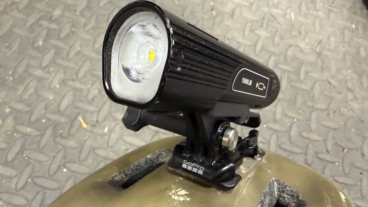 Fenix BC26R helmet light