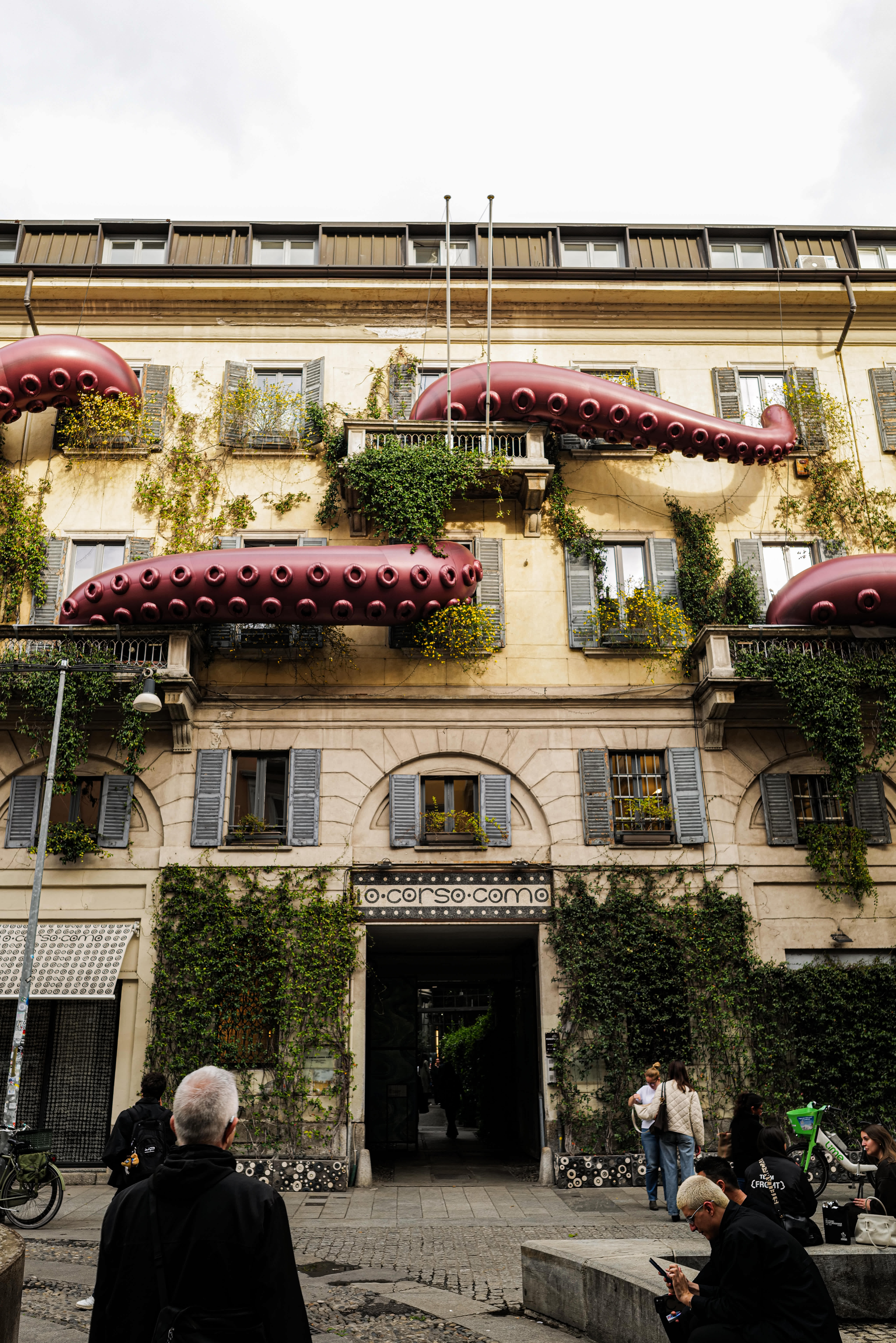 Moncler Puffy Summer 10 Corso Como Installation