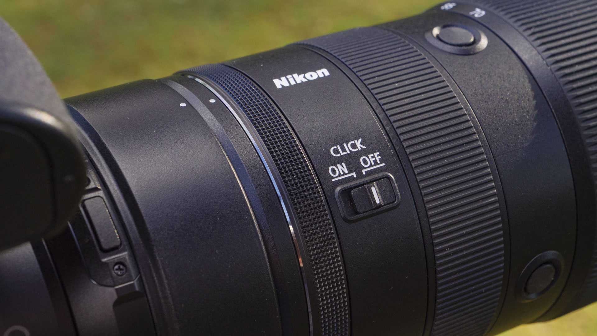 Close up of the Nikon Z 70-200mm f/2.8 VR S II lens' controls
