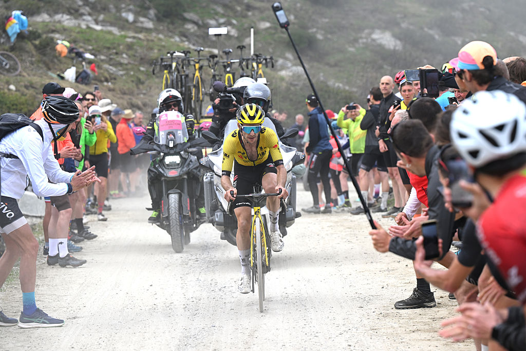 2025 Giro d&#039;Italia stage 20: Simon Yates on the rampage