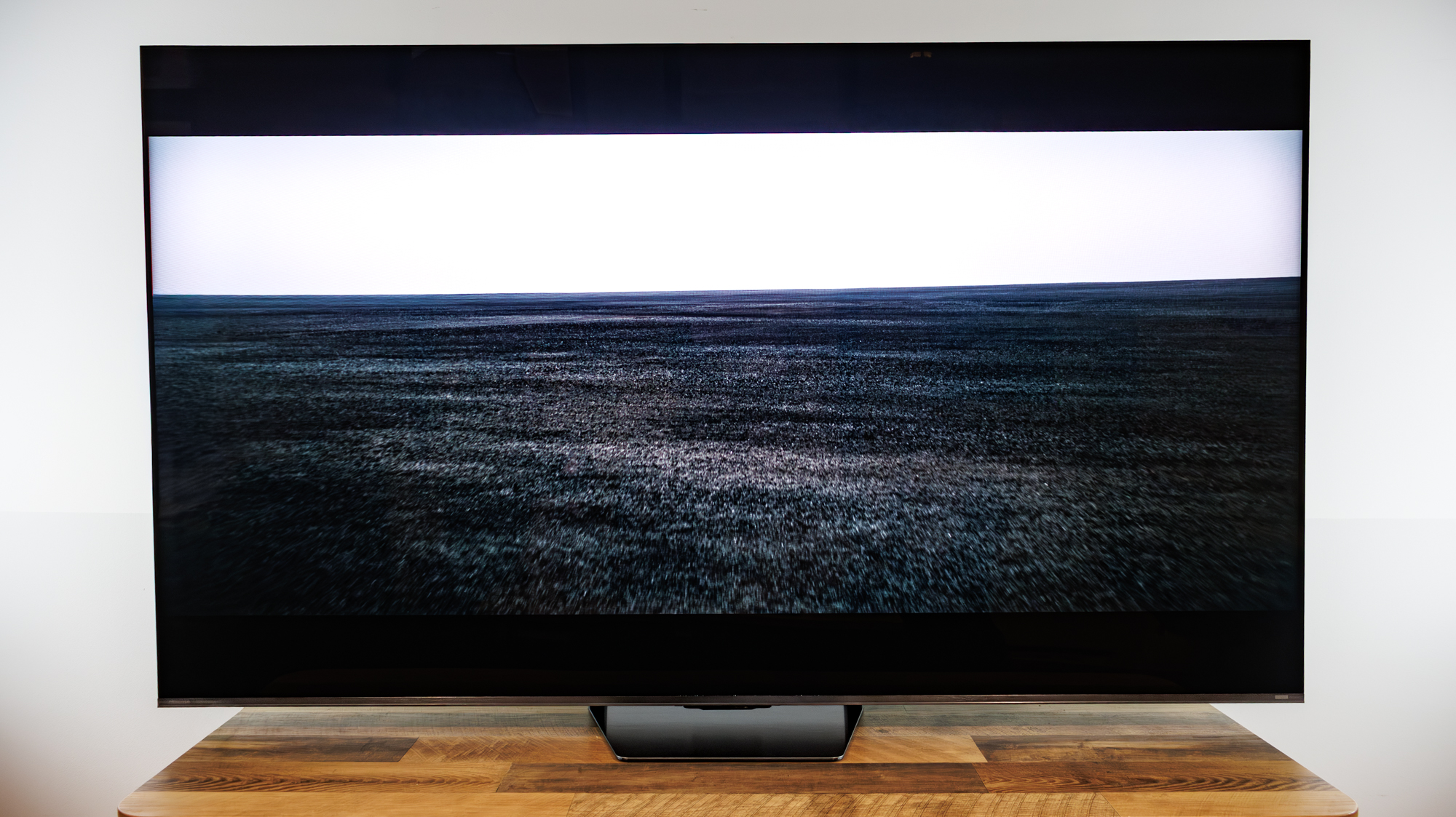 A Hisense 75UR8SG RGB MiniLED TV on a desk