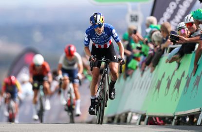 Kate Courtney racing at the Tour of Britain Women 2026