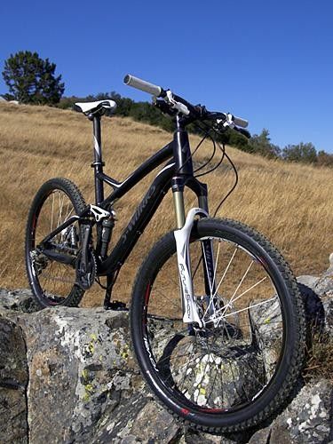 Last year's superb Stumpjumper chassis carries on for another year but gets some significant componentry changes.