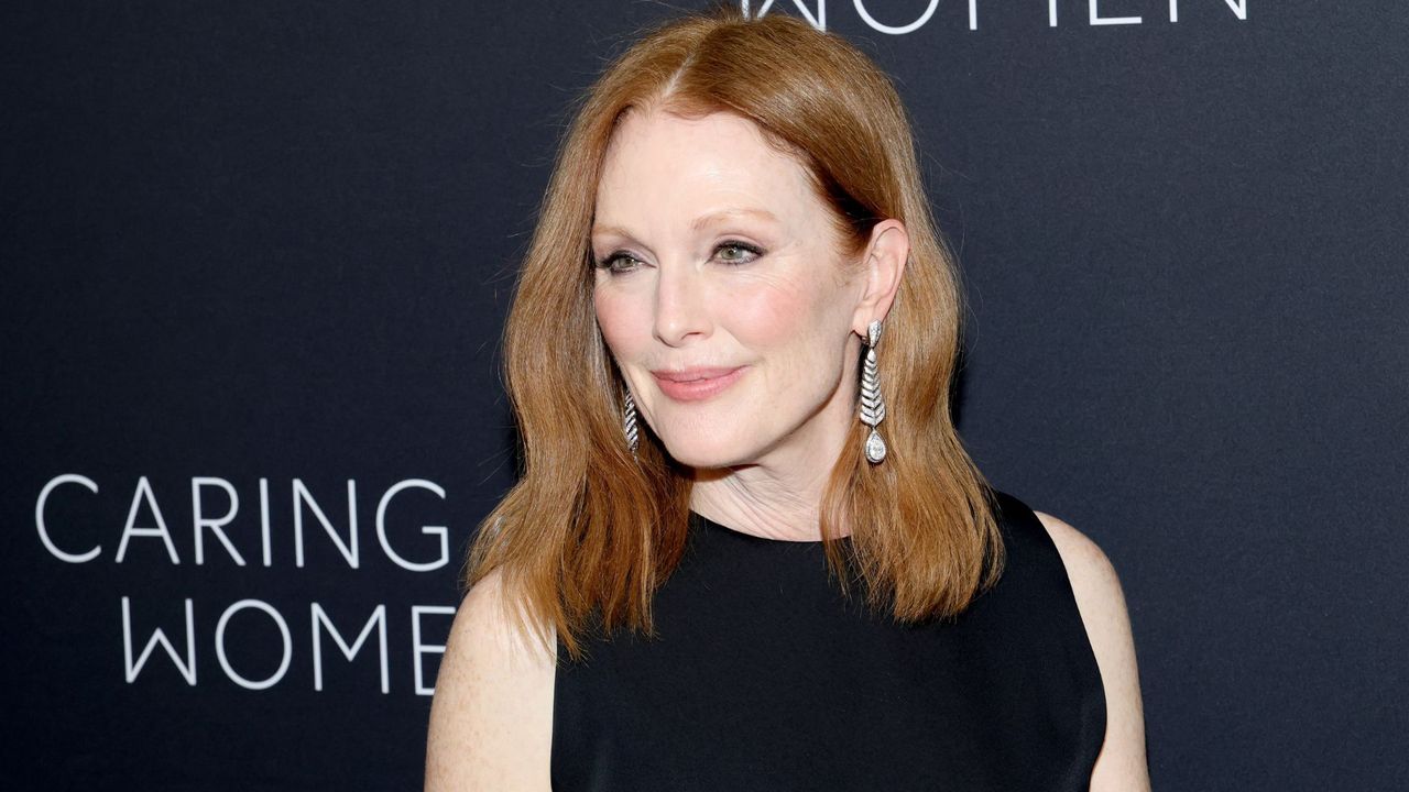 Julianne Moore eyeliner