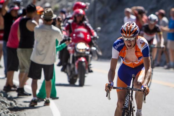 Robert Gesink (Rabobank) in hot pursuit of the stage win.