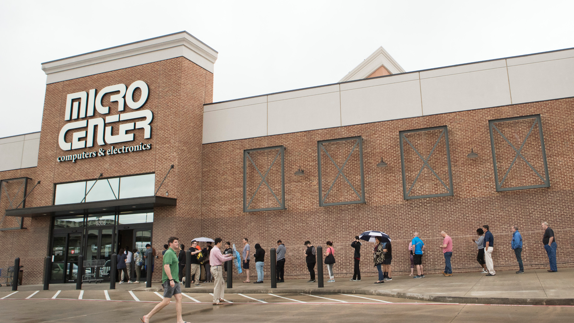 Micro Center store