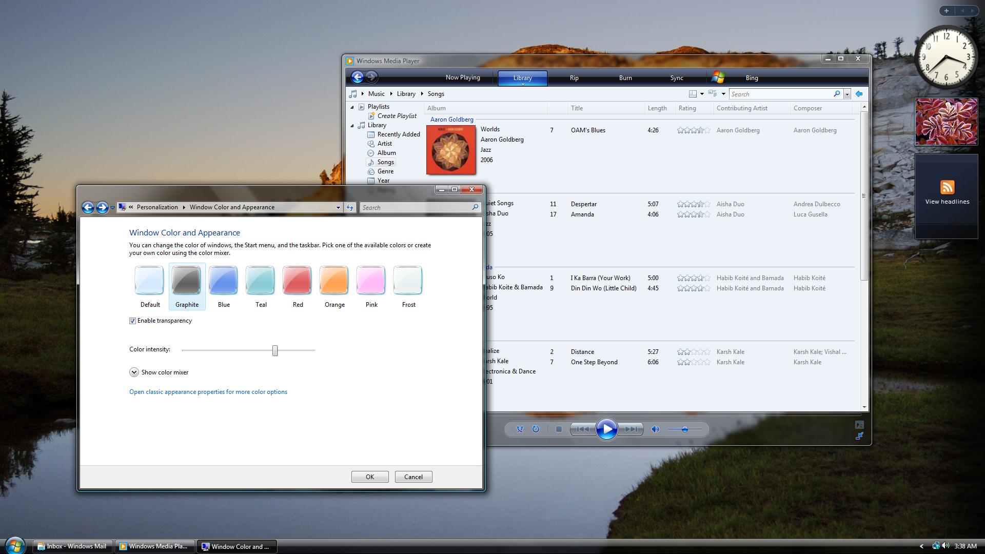 Windows Vista desktop with Aero Glass enabled