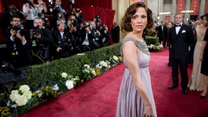 Jennifer Lopez on the Oscars red carpet wearing one of the best red carpet looks of the 00’s