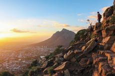 The Lion&rsquo;s Head peak is hikeable and gives spectacular views over Cape Town and Table Mountain