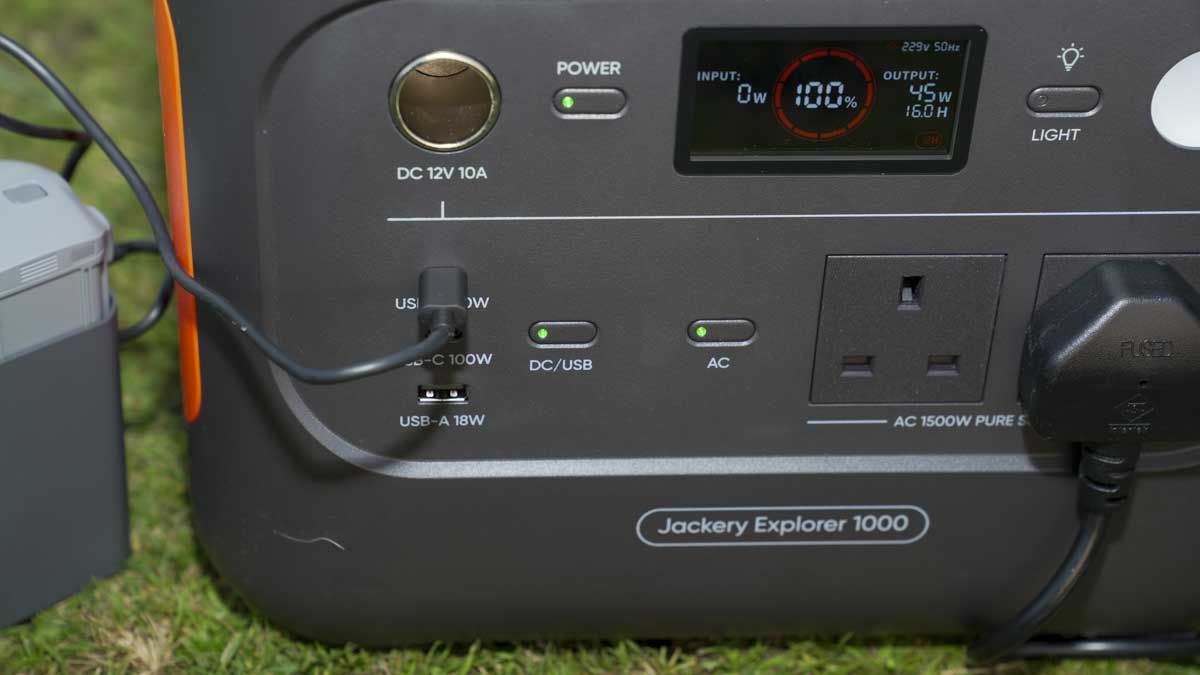 Jackery Explorer 1000 V2