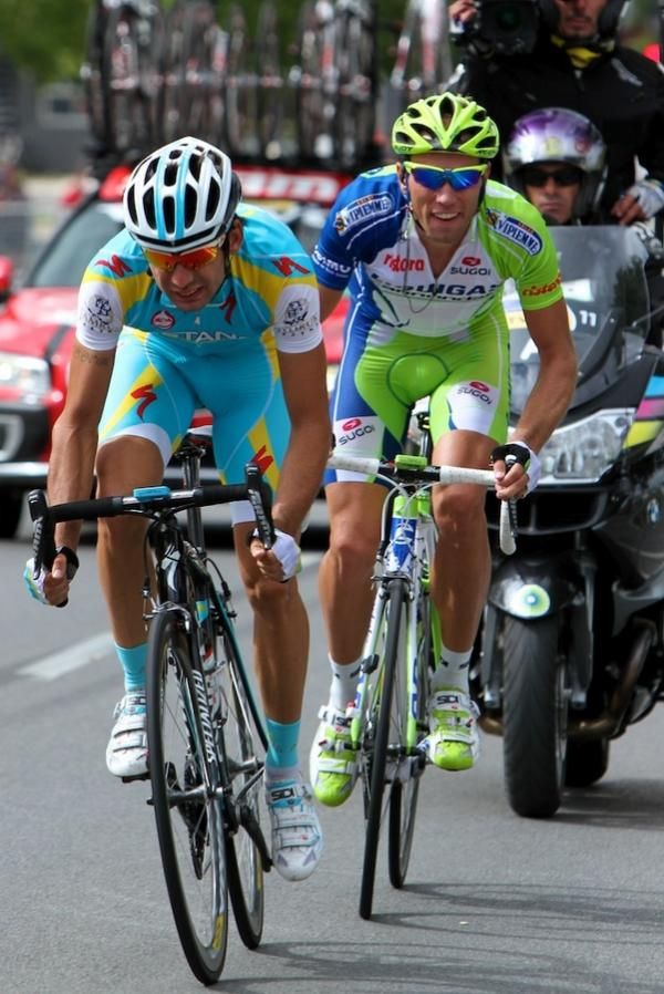 Simone Ponzi (Astana) and Kristijan Koren (Liquigas-Cannondale) tried to bridge to the break