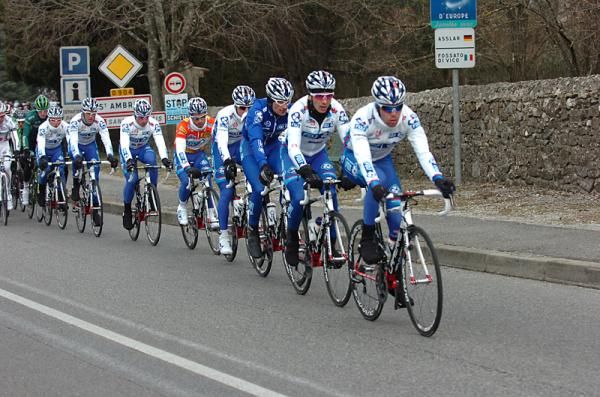 The FDJ-BigMat team controls the pace