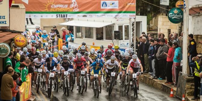 The start of the elite men's race in Voroklini