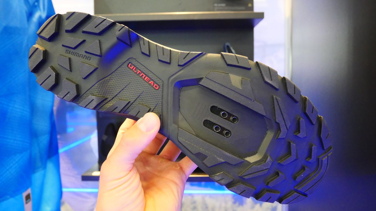 Shimano EX700