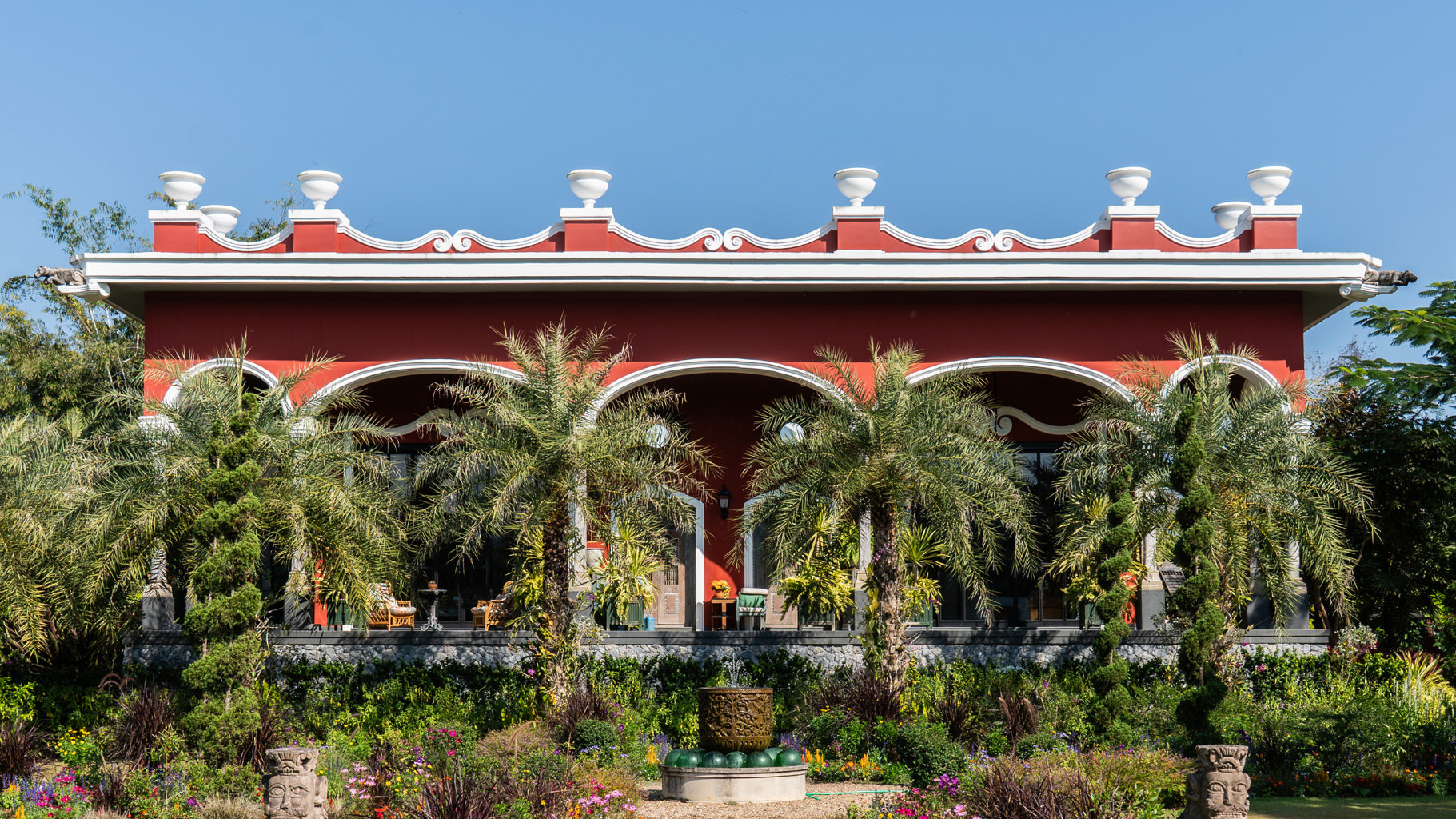 hacienda botanica bill bensley review