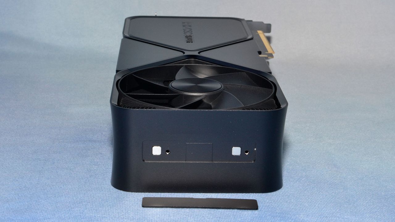 Nvidia GeForce RTX 4080 Super Founders Edition photos and unboxing