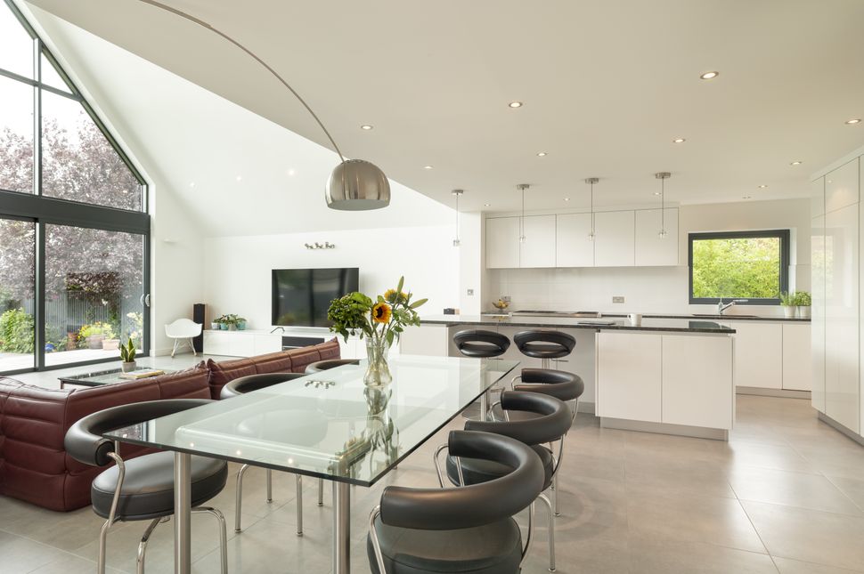Before and After: A Dated 60s Bungalow Given a Contemporary Makeover ...