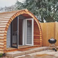 Hidden Orchard, TattenhallDistance to Bolesworth:booking.com