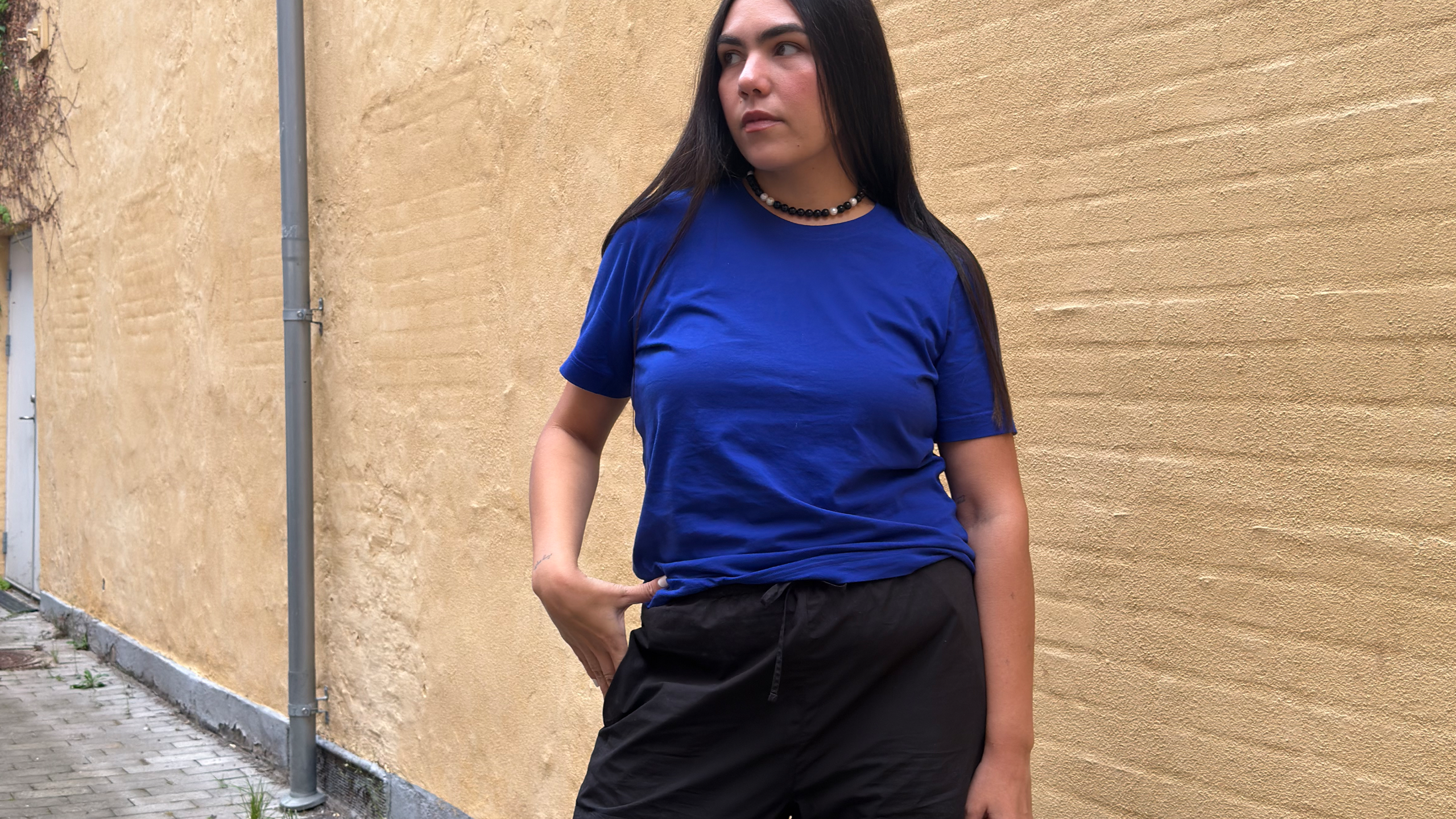 Who What Wear editor Ana Escalante wearing and reviewing LESET Kyoto Carpenter Pants.