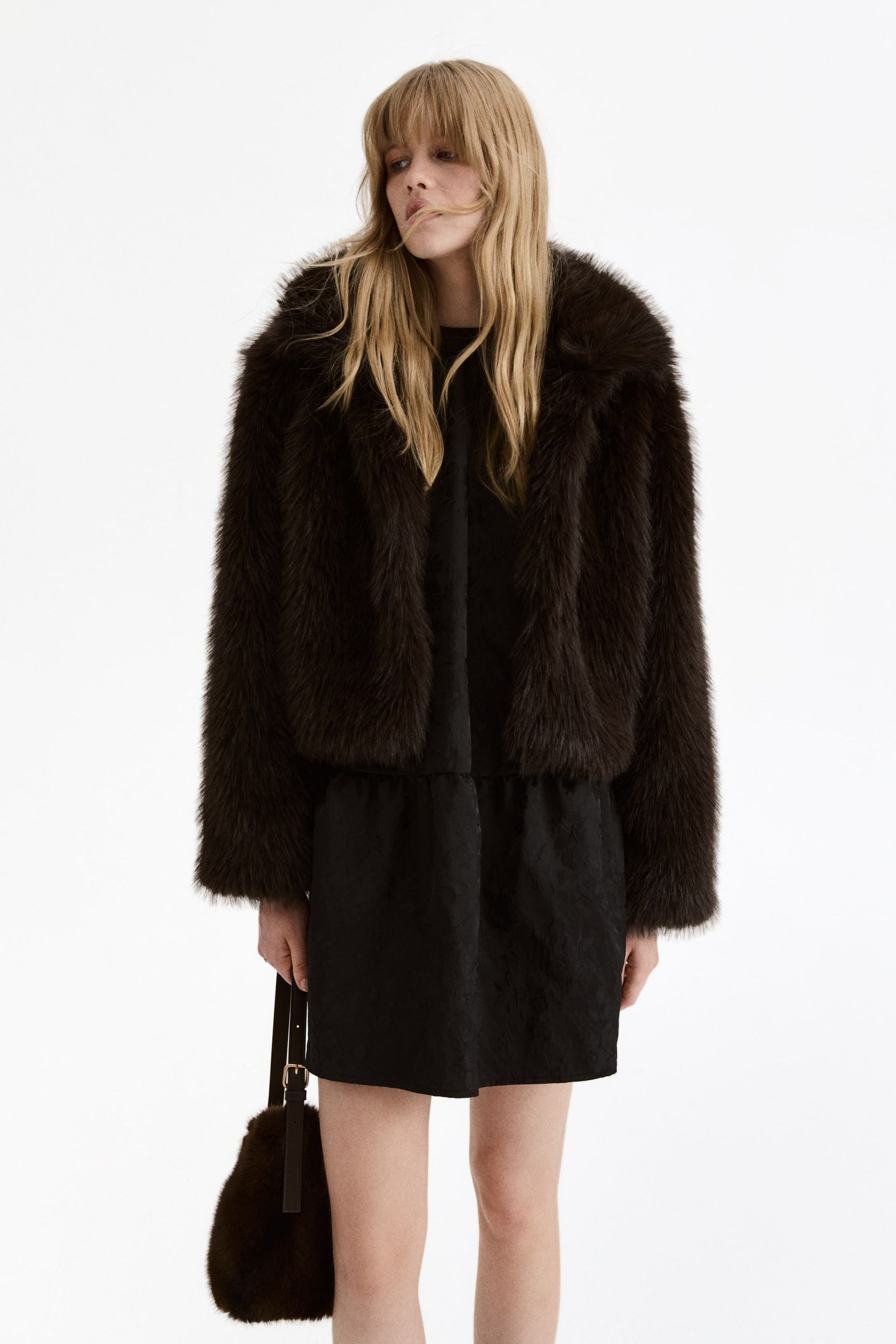 Cropped Fluffy Jacket - Beige