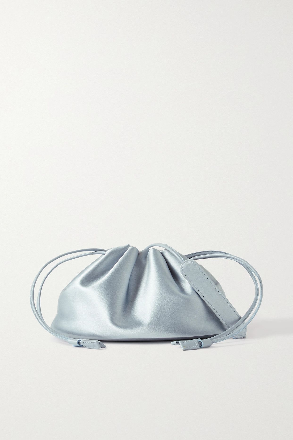 missing-image 31 قطعة أزياء مستوحاة من برادا يمكنك شراؤها لفصل الربيع