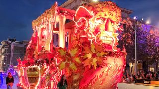 The Fire Float passing by during the Universal Mardi Gras 2024 parade.