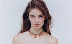 Model wears Leandra jewellery
