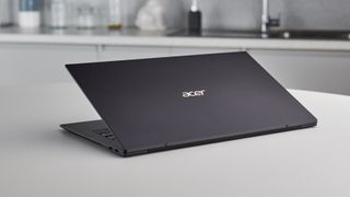 Baksidan av Acer Swift 7