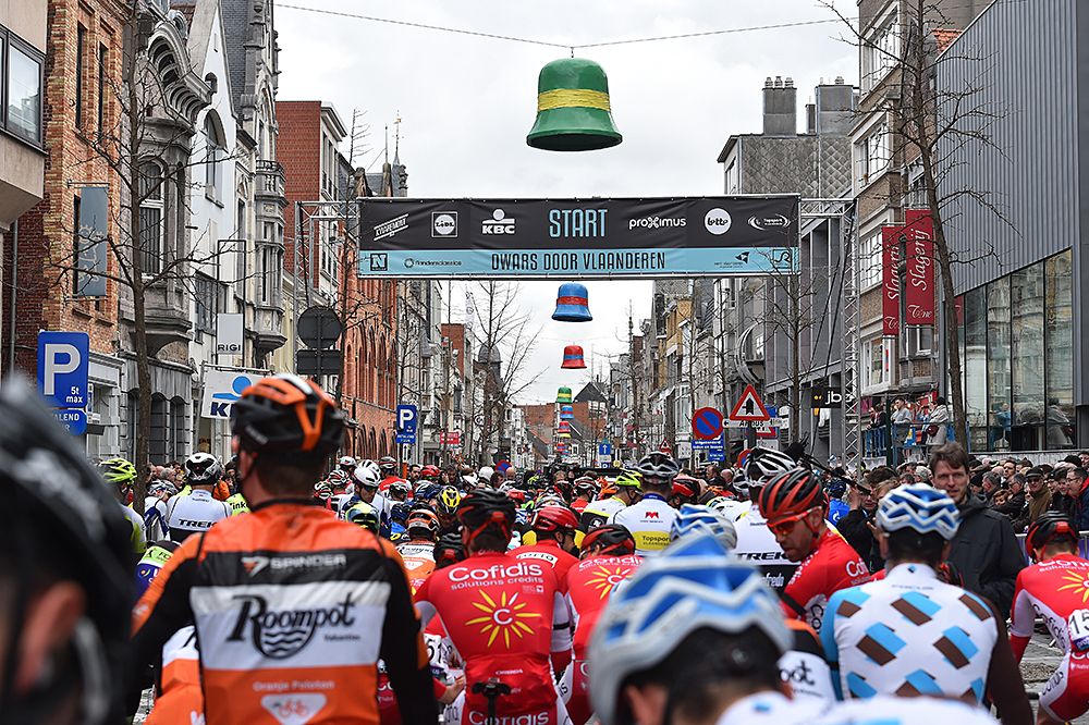 Roeselare City and the start of Dwars door Vlaanderen