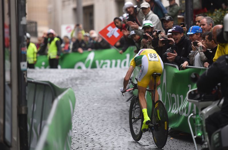 Ilnur Zakarin (Katusha) rounding the final corners