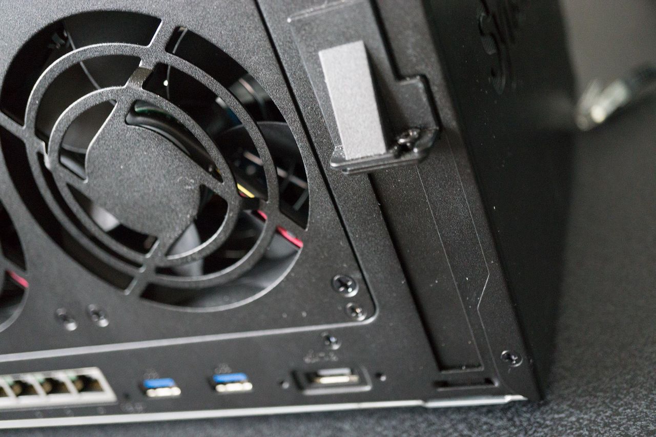 Synology DS1618+