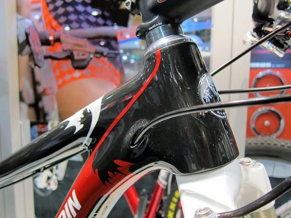 Cables are fed into the down tube just behind the tapered head tube on Rocky Mountain's new Vertex RSL frames.