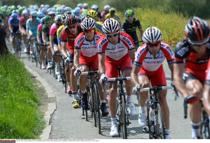 Team Katusha controlling the main bunch