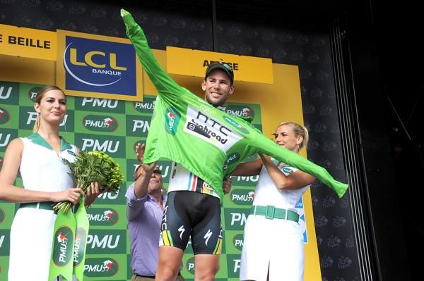 Mark Cavendish (HTC-Highroad) still in green.