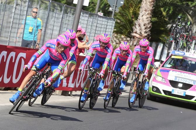 Lampre-Merida takes a corner in the TTT