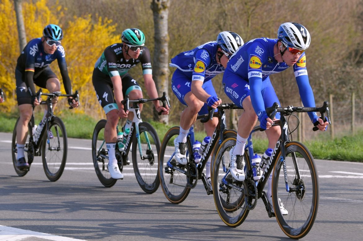 Remi Cavagna (Deceuninck-Quickstep) at the head of the peloton