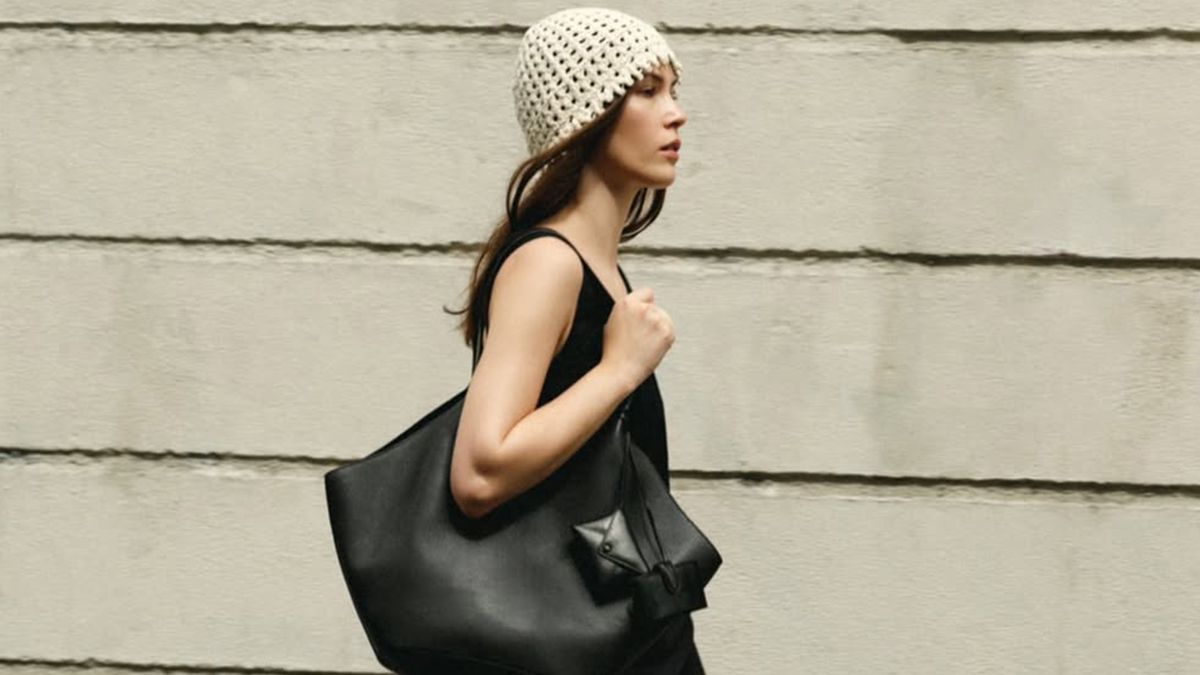 A New York Fashion Person Walks Into Gap—23 Items They'd Grab for Summer