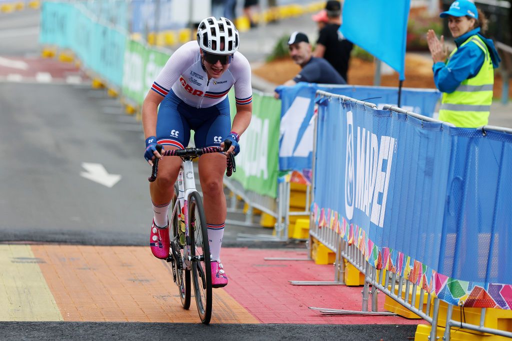 WOLLONGONG AUSTRALIA SEPTEMBER 24 Zoe Backstedt of United Kingdom competing in the breakaway during the 95th UCI Road World Championships 2022 Women Junior Road Race a 672km one day race from Helensburgh to Wollongong Wollongong2022 on September 24 2022 in Wollongong Australia Photo by Con ChronisGetty Images