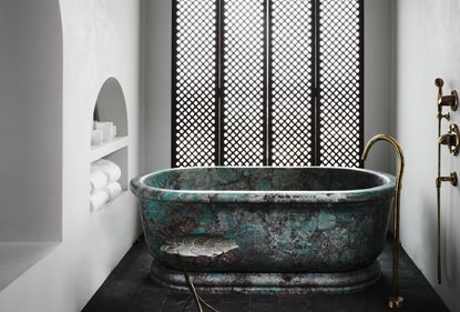 What's a Seamless Shower? This Airy Bathroom Trend Is More Popular Than Ever