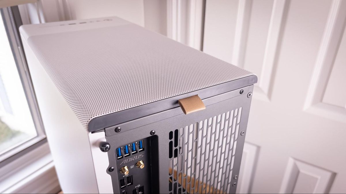Fractal Design North