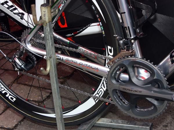 Bottechia provided Stefano Garzelli (Acqua &amp; Sapone) with this bike to use just for the Giro d'Italia.