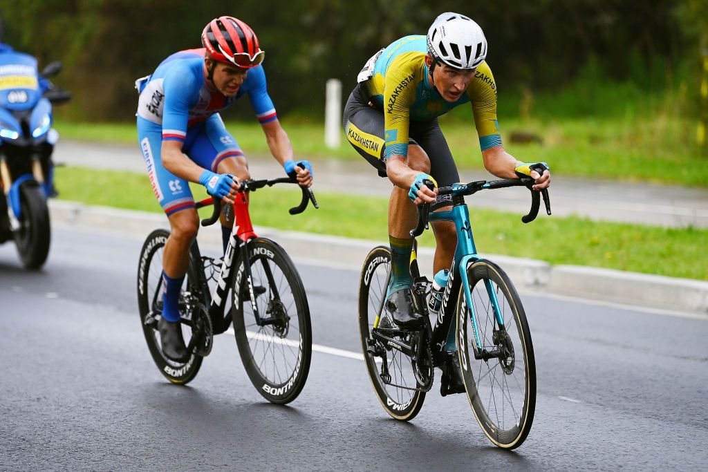 Yevgeniy Fedorov (Kazakhstan) leads the final attack