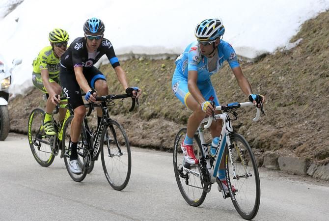 Vincenzo Nibali (Astana) and Bradley Wiggins (Sky)