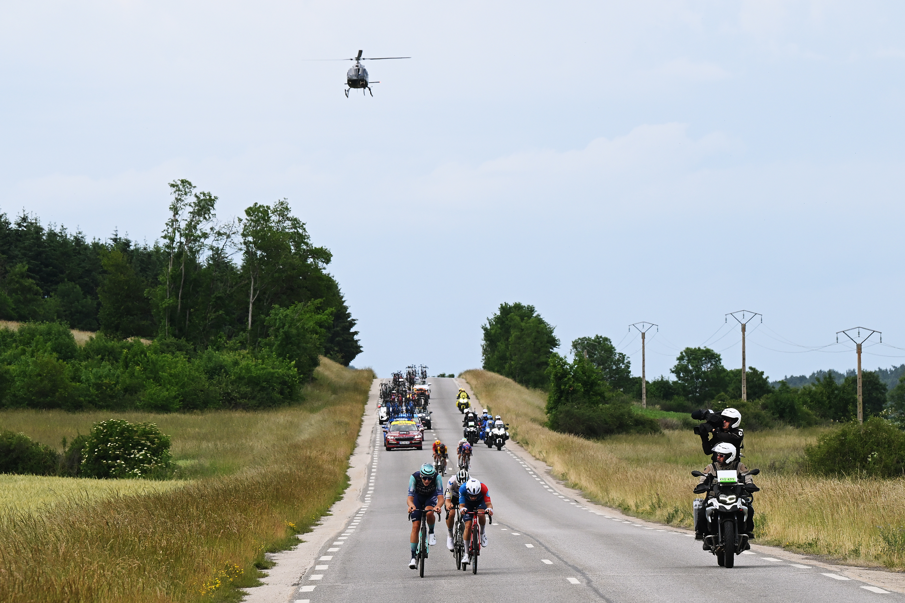 Crit&eacute;rium du Dauphin&eacute; - Tour Auvergne-Rh&ocirc;ne-Alpes stage 2 LIVE - Seven riders come together to fight for the stage win